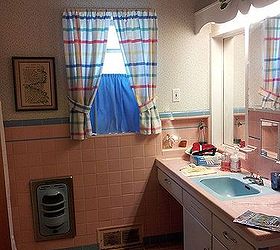 q any ideas what i can do with this bathroom, bathroom ideas, home decor, painting, small bathroom ideas, Small bathroom in rental house that is dire need of something to tone down the pink and blue