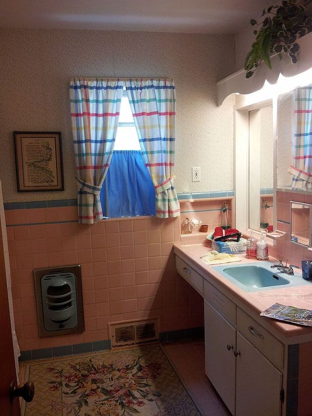 q any ideas what i can do with this bathroom, bathroom ideas, home decor, painting, small bathroom ideas, Small bathroom in rental house that is dire need of something to tone down the pink and blue