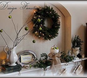 christmas mantel, christmas decorations, fireplaces mantels, seasonal holiday decor, wreaths