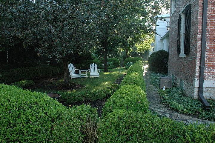williamsburg style gardens, gardening, patio, Side yard formal gardens