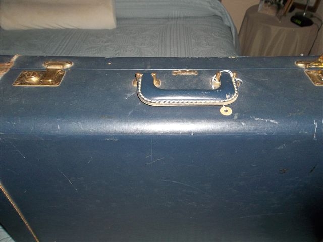 q old suitcases, repurposing upcycling