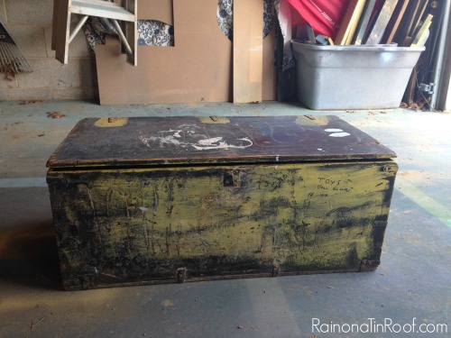 army locker turned toy chest homeright giveaway, painted furniture