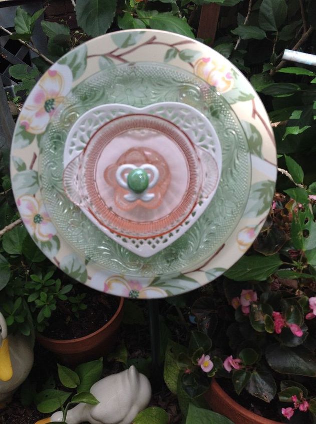 more plate flowers i ve made for gifts and to sell, This flower has dogwoods a precious heart plate and vintage green and pinks