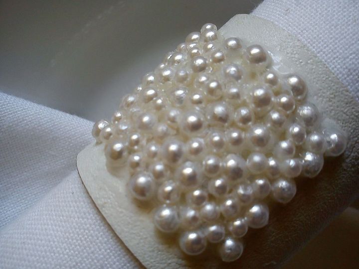 servilleteros de cuero con perlas