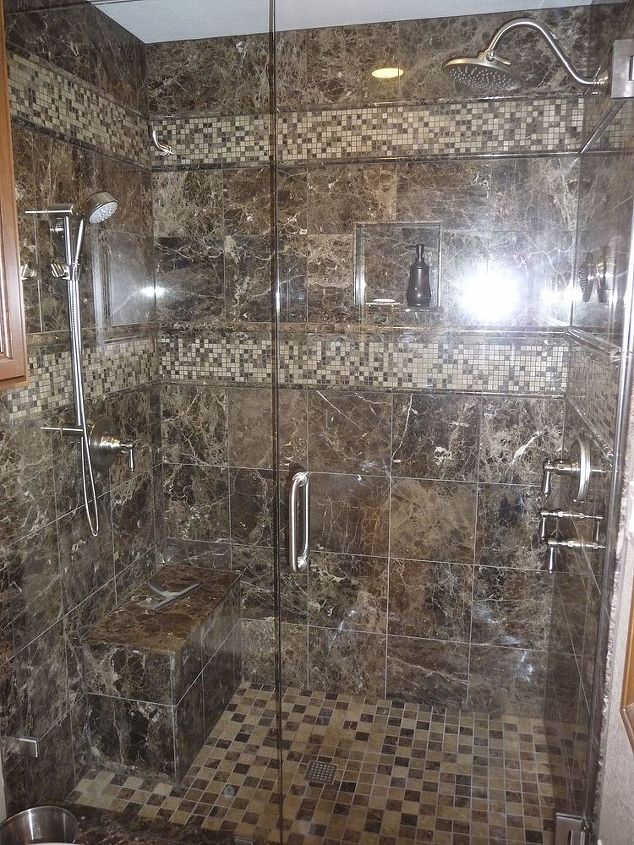 banheiro com tema italiano em portland, chuveiro depois da reforma