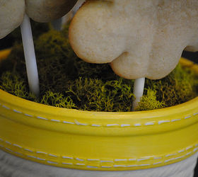 edible easter centerpiece, easter decorations, seasonal holiday d cor, Stick lollipops into foam and cover with moss