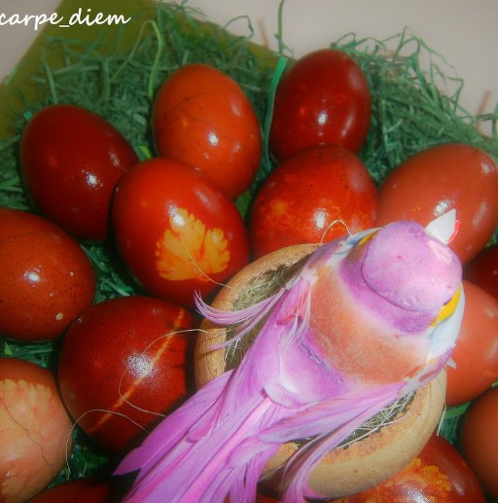 easter eggs dyed with onion shell, crafts, easter decorations, seasonal holiday decor