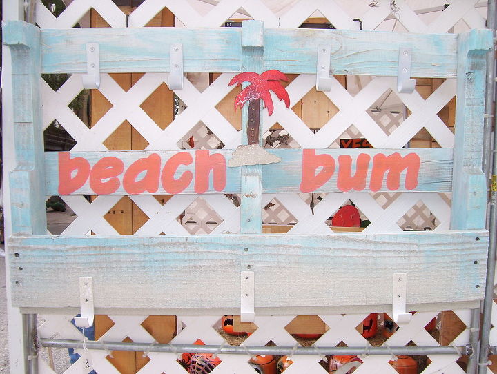 feeling beachy pallet hooks hanger frame chalk and cork boards and beachy shabby, chalkboard paint, crafts, home decor, woodworking projects, Pallet Wall Hook and Storage highlighted with metal palm tree