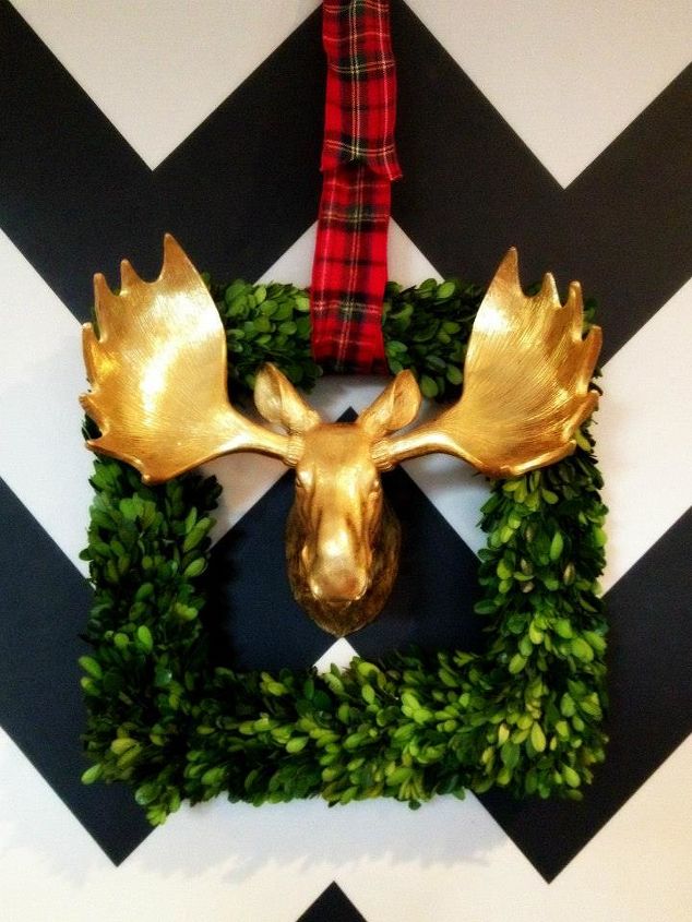 10 diy holiday wreath ideas, crafts, seasonal holiday decor, wreaths, 10 Golden Antlers