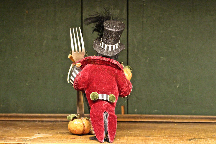 thanksgiving decor using a cast of characters part two, halloween decorations, seasonal holiday d cor, thanksgiving decorations, Lord Claude Crow View Three