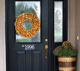 a simple fall front door, curb appeal, seasonal holiday decor
