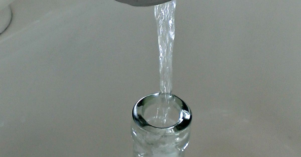 How to take labels off glass bottles