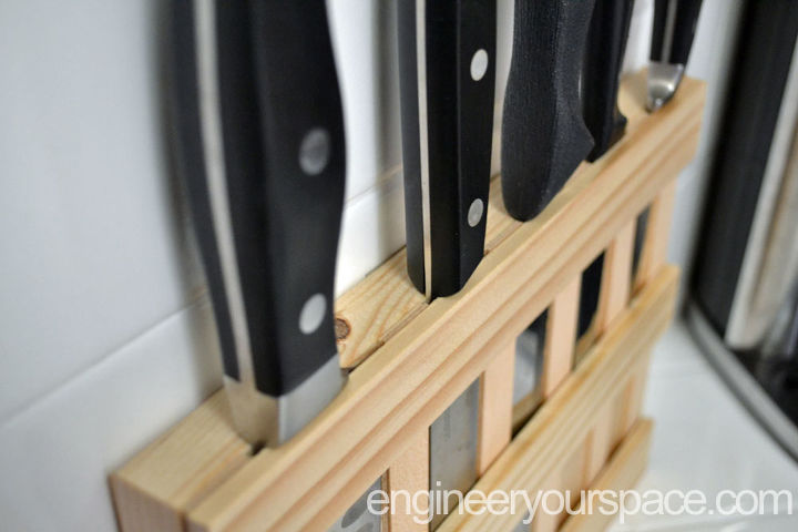 diy estante de madera para cuchillos montado en la pared para ahorrar espacio en una