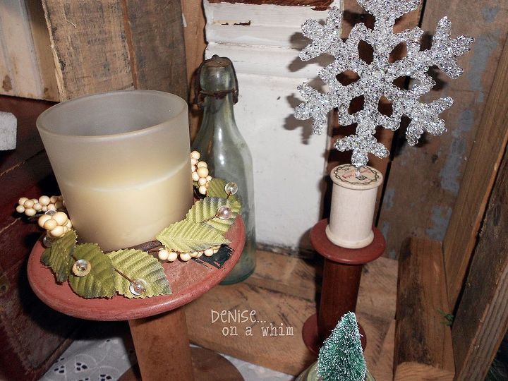 adding some vintage finds into my christmas decorating, christmas decorations, repurposing upcycling, seasonal holiday decor, Some vintage spools are a great place to display some more holiday cheer