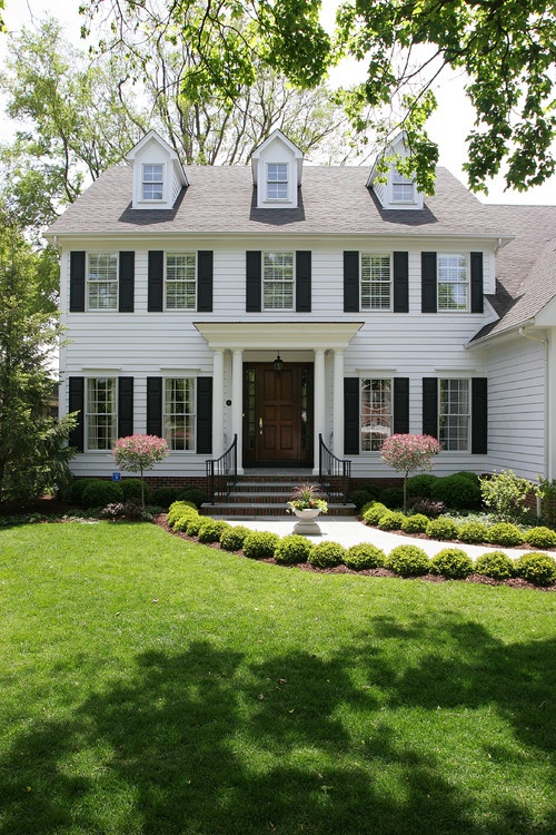 how to get perfect curb appeal, curb appeal, A green lawn with simple landscaping keeps things clean and fresh