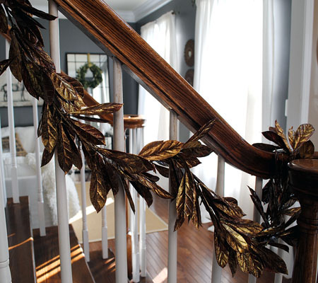 holiday tour our foyer, seasonal holiday d cor, Gold Leaves Garland on the Stairs