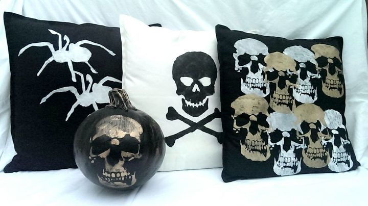 creepy halloween cushions, crafts, halloween decorations, seasonal holiday decor, 3 creepy Halloween cushions for under 15 DIY