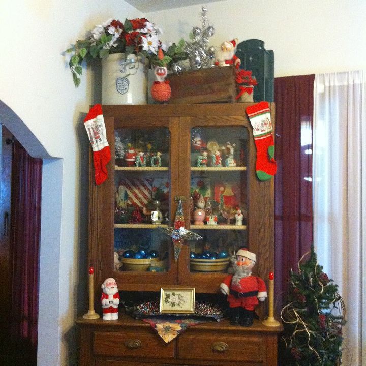 have a very vintage christmas, seasonal holiday d cor, The dish cupboard in my dining room only holds dishes behind the bottom solid doors