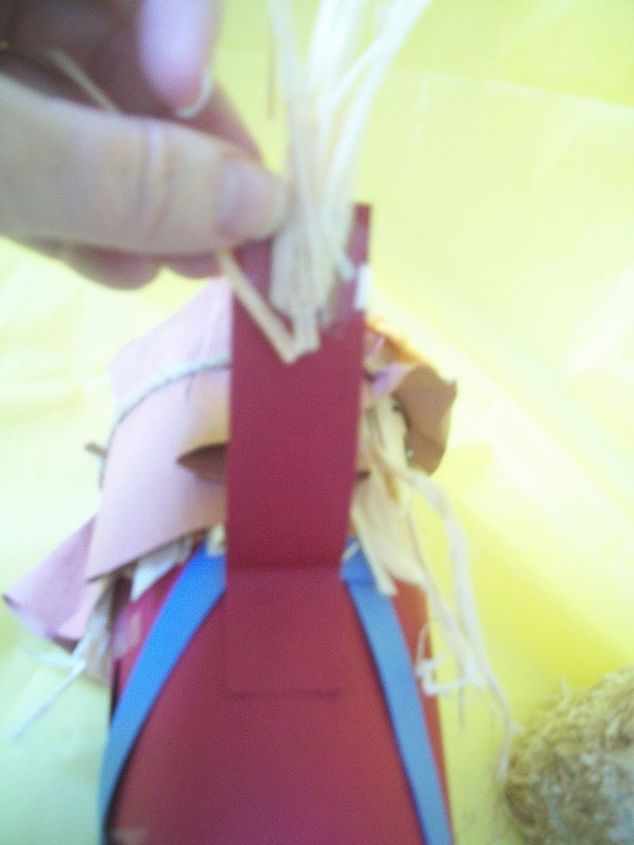 pringles can scarecrow, crafts, The arms are just thin strips of paper To attach them to the can fold over about a half inch to make a tab and glue in place