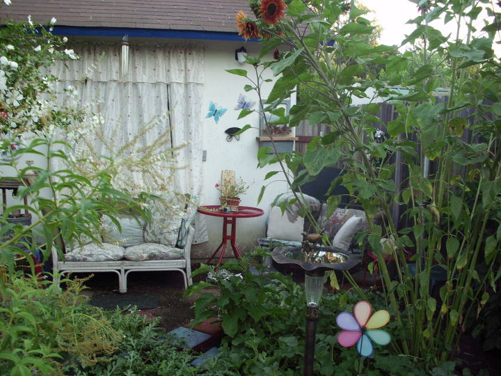 cozy home garden sitting area, decks, gardening, outdoor living