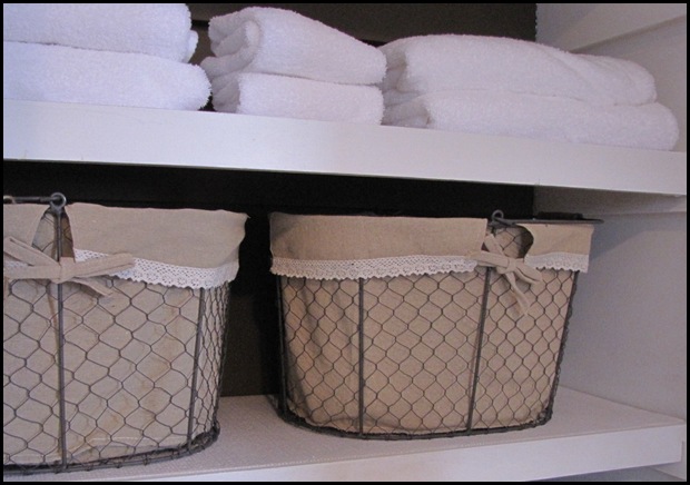 cambio de imagen del armario del bao, Bonitas cestas para esconder nuestros art culos de aseo