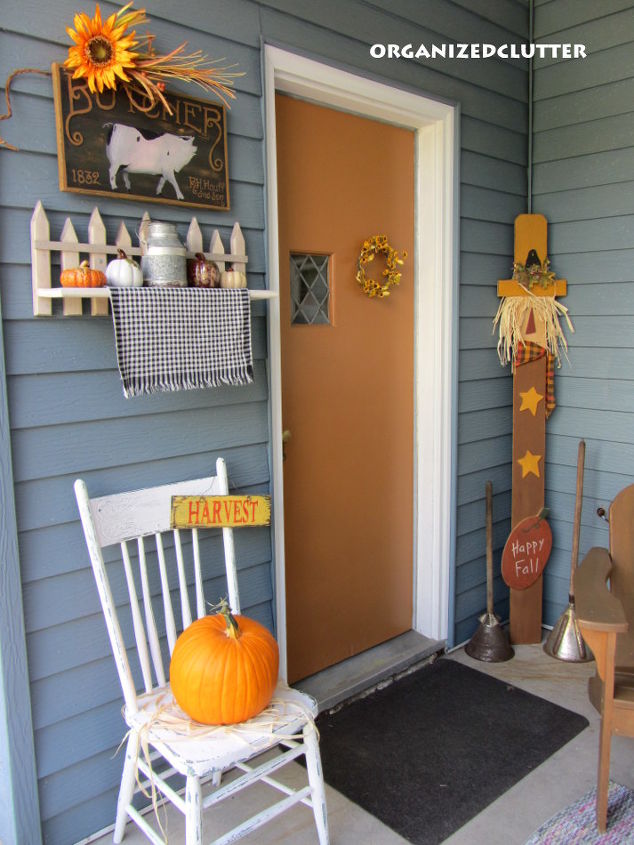 outdoor fall decor, outdoor living, patio, seasonal holiday decor, Side garage door