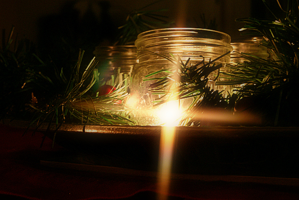 a simple homestead holiday, christmas decorations, homesteading, seasonal holiday decor, wreaths, Our jelly jar advent wreath