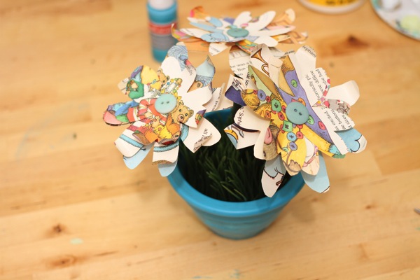 beautiful spring flower pen pot, crafts, flowers, gardening, This is a fun and easy flower pen pot