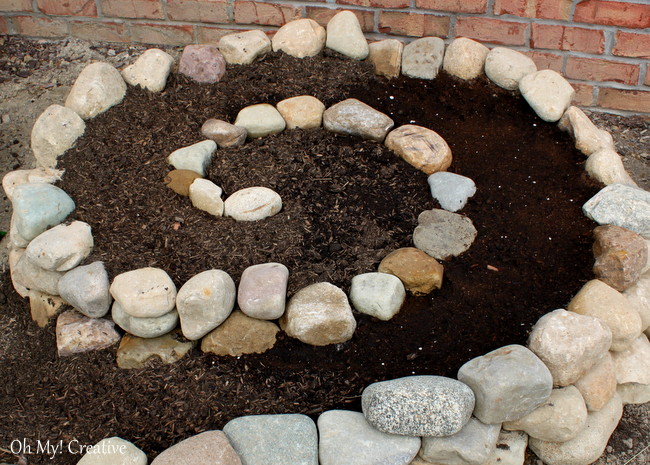 how to create a small vegetable garden using a garden spiral, gardening