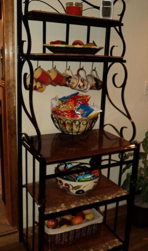 iron baker s rack from ugh to ah, painted furniture, repurposing upcycling, Solid shelving made a difference