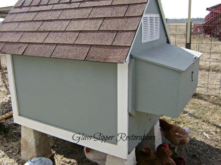 repurposed doghouse into a chicken coop, homesteading, repurposing upcycling, Added a vent and nesting box to the back