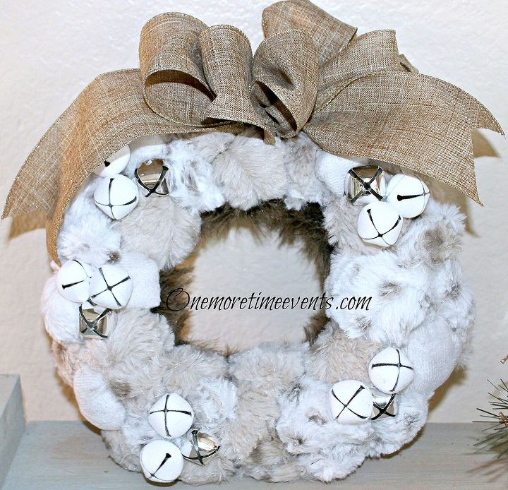 3 no sew projects with 1 faux fur throw, seasonal holiday d cor, wreaths, Faux Fur Snowball Wreath