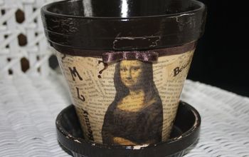 Vintage Flower Pot With Mona Lisa Theme