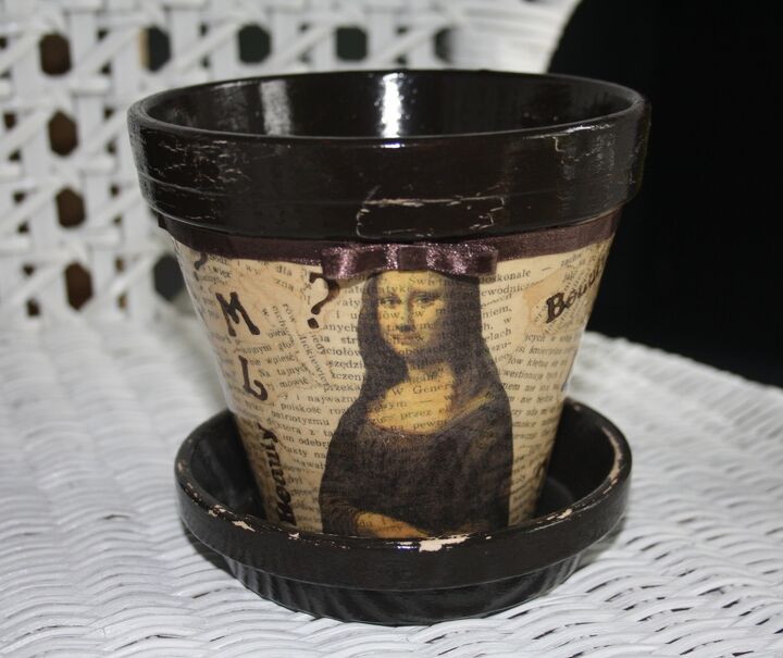 vintage flower pot with mona lisa theme, crafts, decoupage
