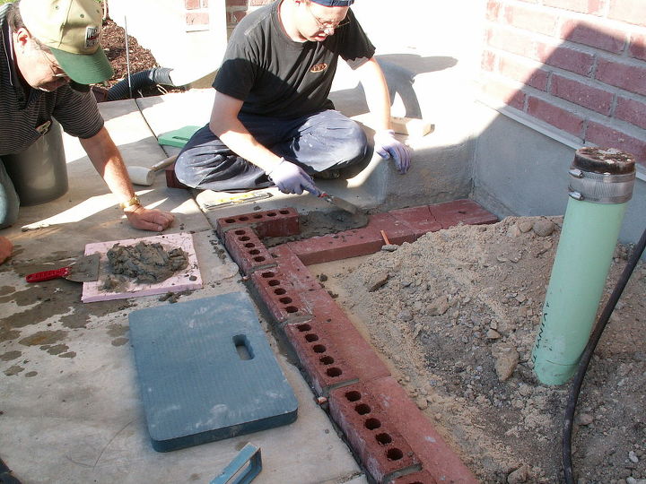 nueva jardinera de ladrillo, Primer curso