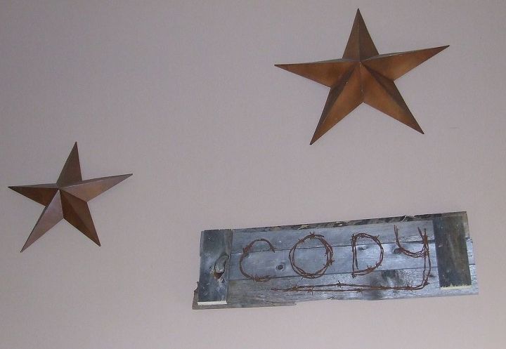 pallet and barb wire project, crafts, pallet, pallet barb wire and stars