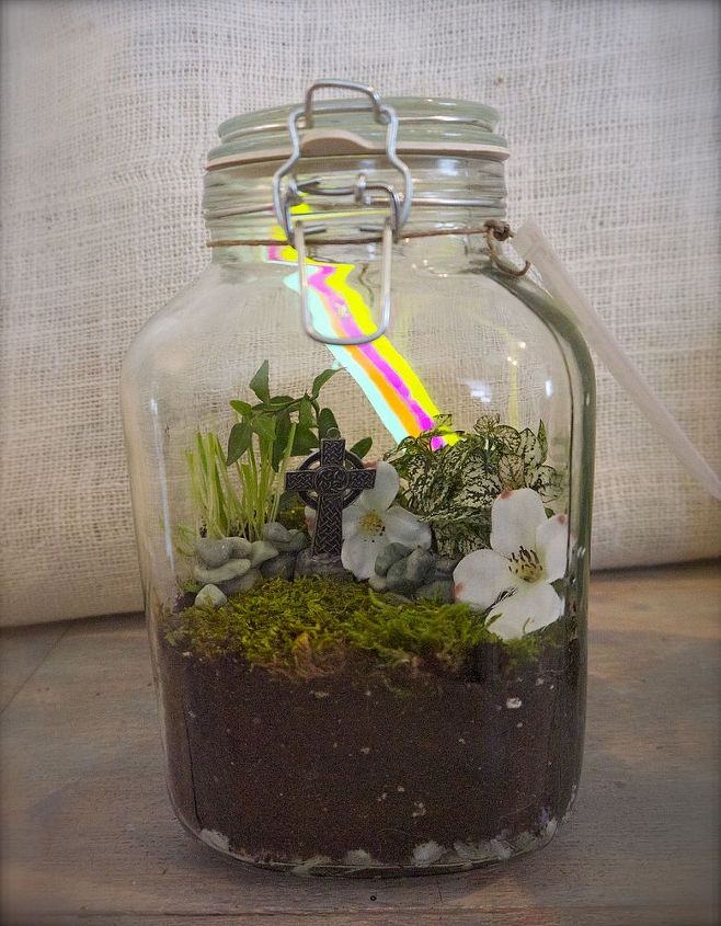 ireland in a jar, crafts, terrarium, add a glow stick rainbow and Irish themed jewelry findings
