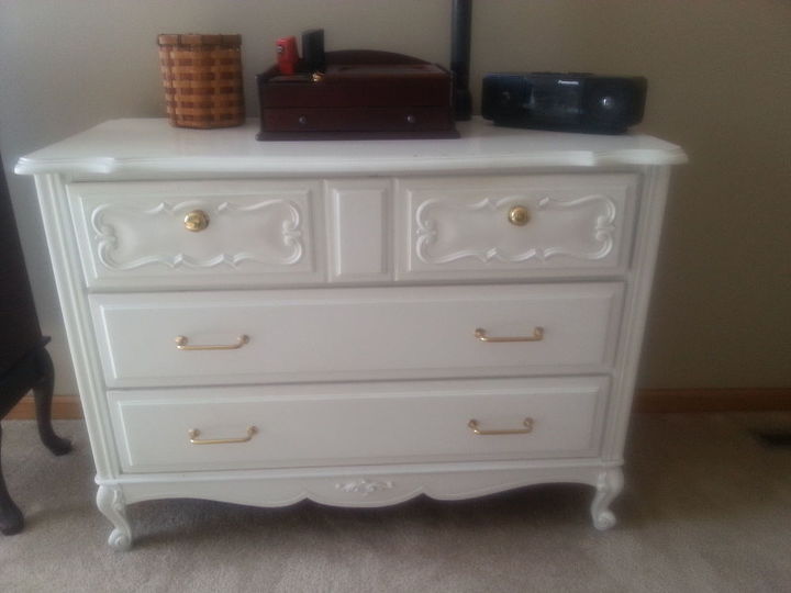 q need ideas on sprucing up this nightstand set, chalk paint, painted furniture, Dresser