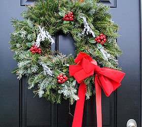 recycle your holiday wreath, seasonal holiday d cor, wreaths, This is how it looked while it was fresh I m hoping I can recreate it next year