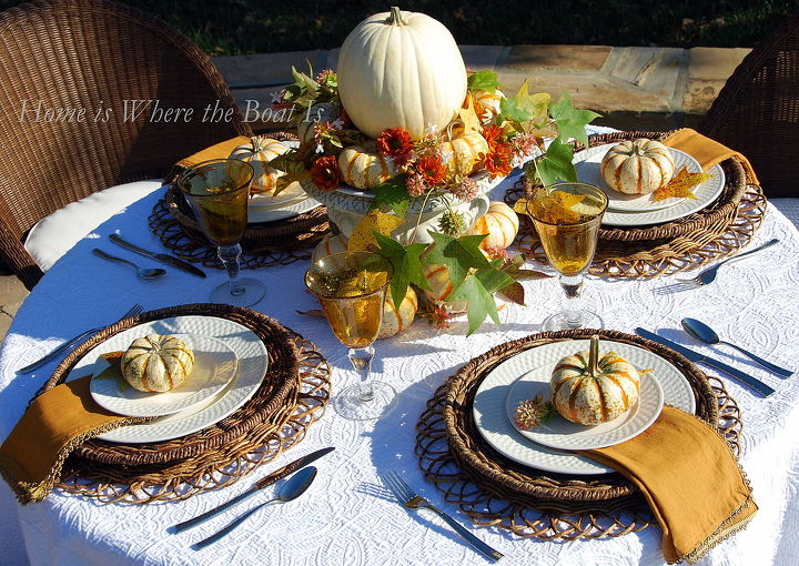 pumpkins at the table, gardening, home decor, seasonal holiday decor