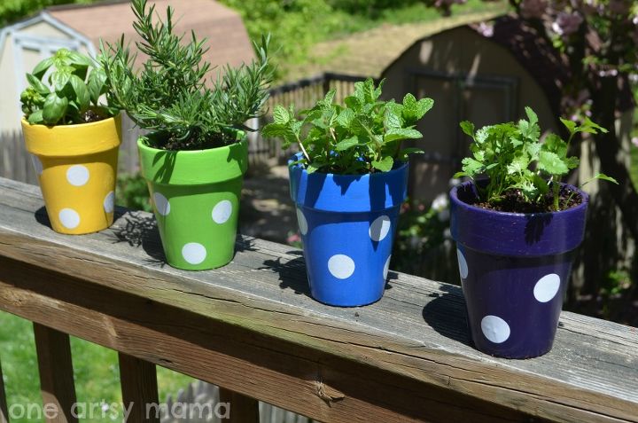 fun and simple polka dot flowerpots, crafts, gardening