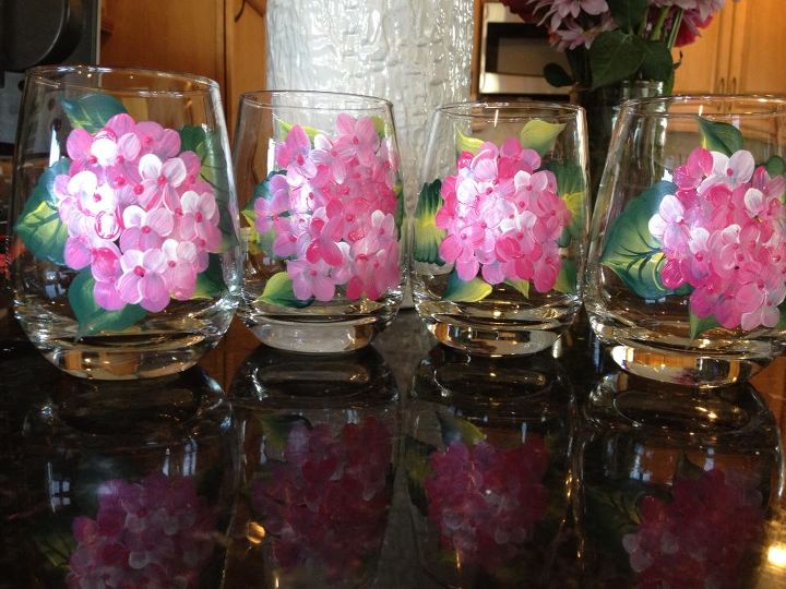 hand painted hydrangea wine glasses, Hydrangea Wine Glasses