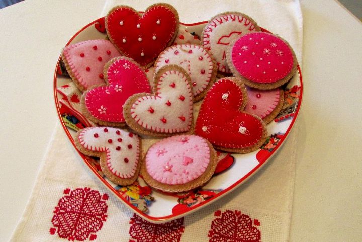 country farmhouse valentines decor, crafts, seasonal holiday decor, valentines day ideas, A plate full of felt Valentine cookies