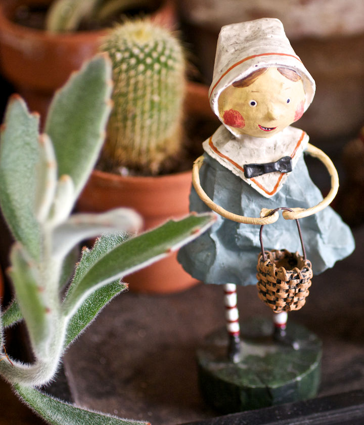 thanksgiving decor using a cast of characters part three, crafts, seasonal holiday decor, thanksgiving decorations, Pilgrim Girl pictured in my succulent garden view 3 has visited it for the T giving holiday in bygone years including a time featured