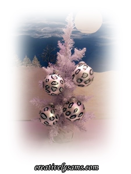 snow leopard ornaments tutorial, christmas decorations, crafts, seasonal holiday decor, The first way to paint them is on the left hand side The second way to paint them is on the right hand side