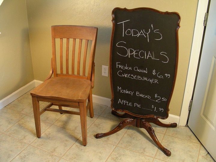 freestanding chalkboard upcycled from vintage sidetable, chalkboard paint, crafts, repurposing upcycling