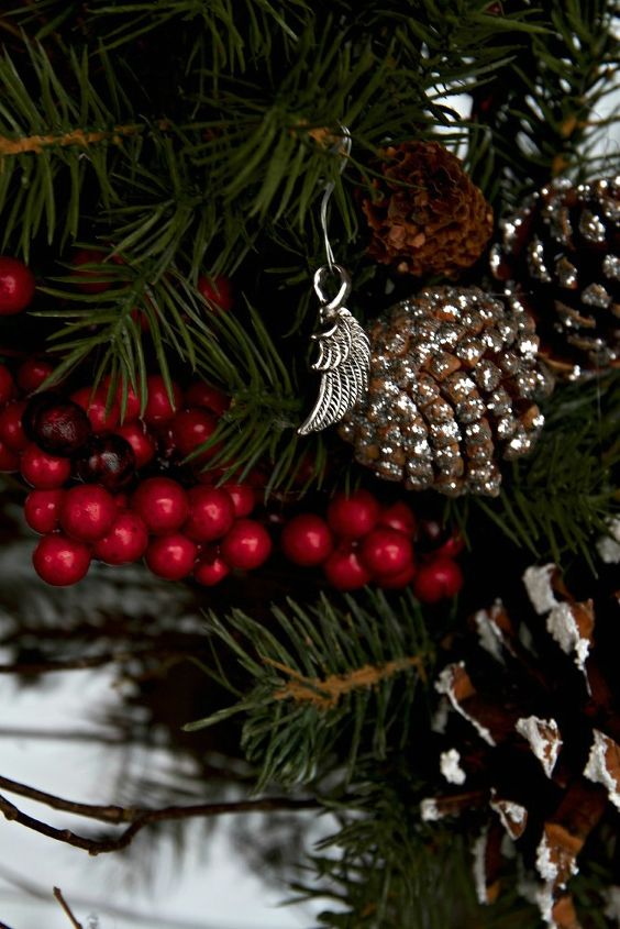 a charming christmas wreath, christmas decorations, crafts, seasonal holiday decor, wreaths