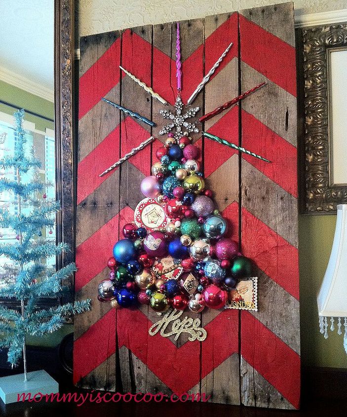 how to make a chevron pallet ornament christmas tree, crafts, pallet, seasonal holiday decor, Chevron Pallet Ornament Christmas Tree