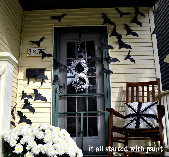murcilagos en la decoracin de la puerta para halloween, Murci lagos volando a trav s de la puerta decoraci n de Halloween