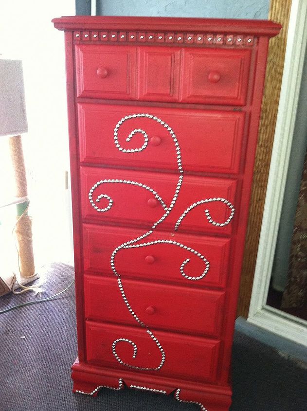 upcycled chalk painted dresser, chalk paint, painted furniture, the design looks crooked in this pictures but it not must have been the angle of the camera